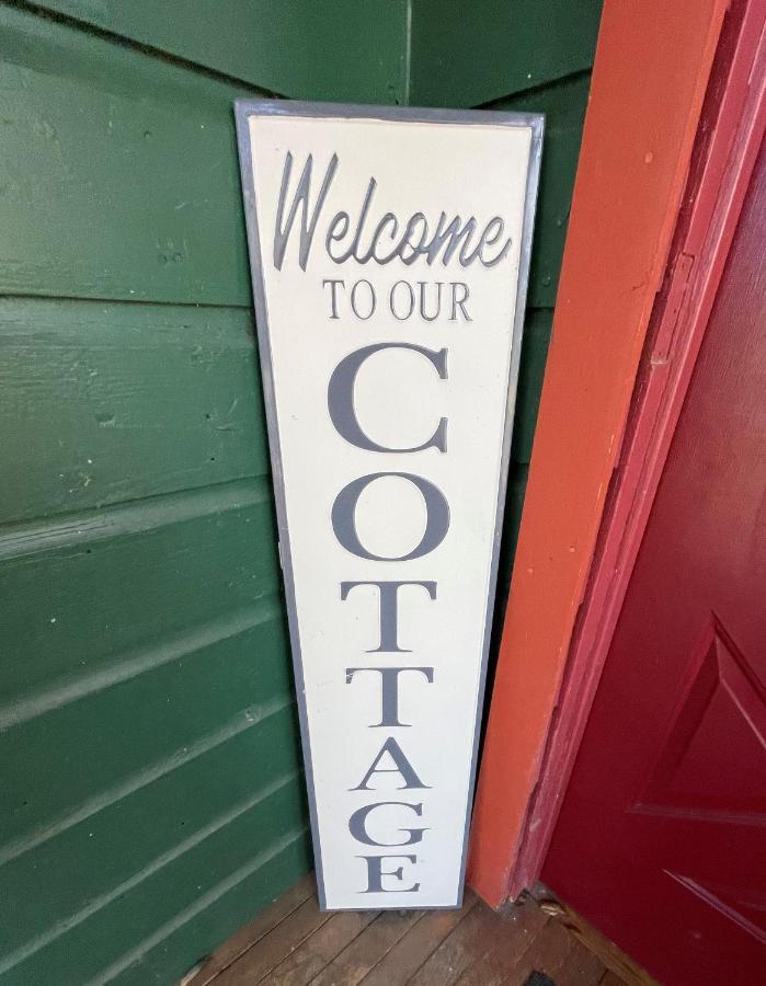 The Victorian Cottage At Creekside Camp & Cabins マーブル・フォールズ エクステリア 写真